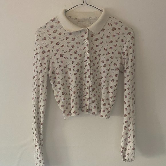 Long Sleeve Button Up Floral Top - ACCEPTING OFFERS - Picture 1 of 3